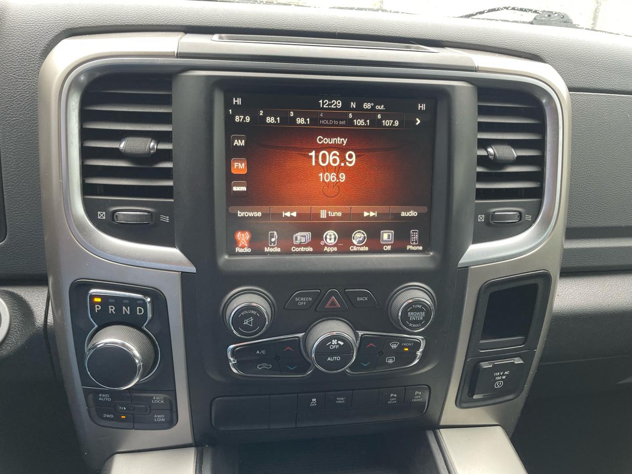 RAM 1500 SLT Crew Cab SWB 4WD 2017