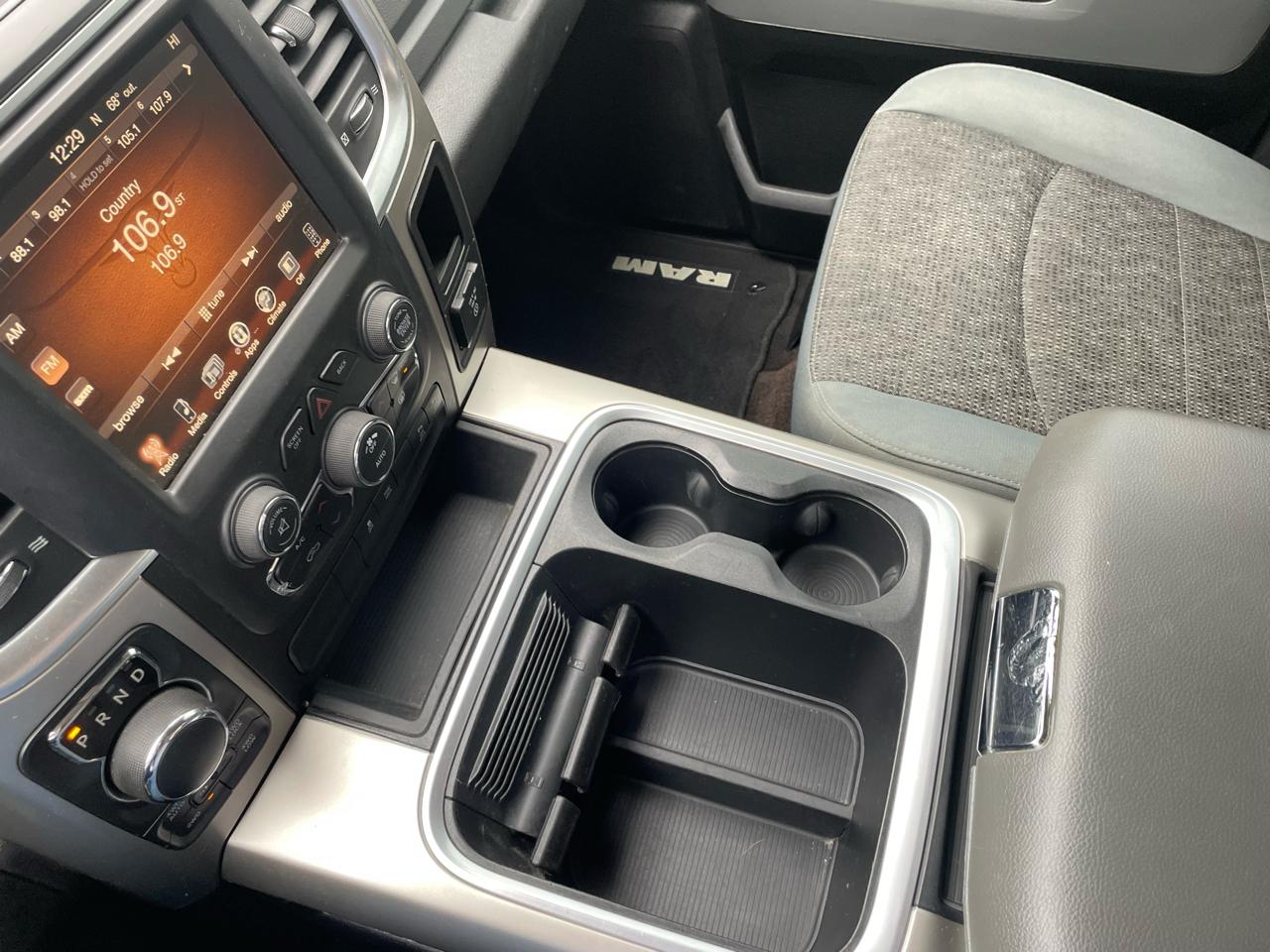 RAM 1500 SLT Crew Cab SWB 4WD 2017