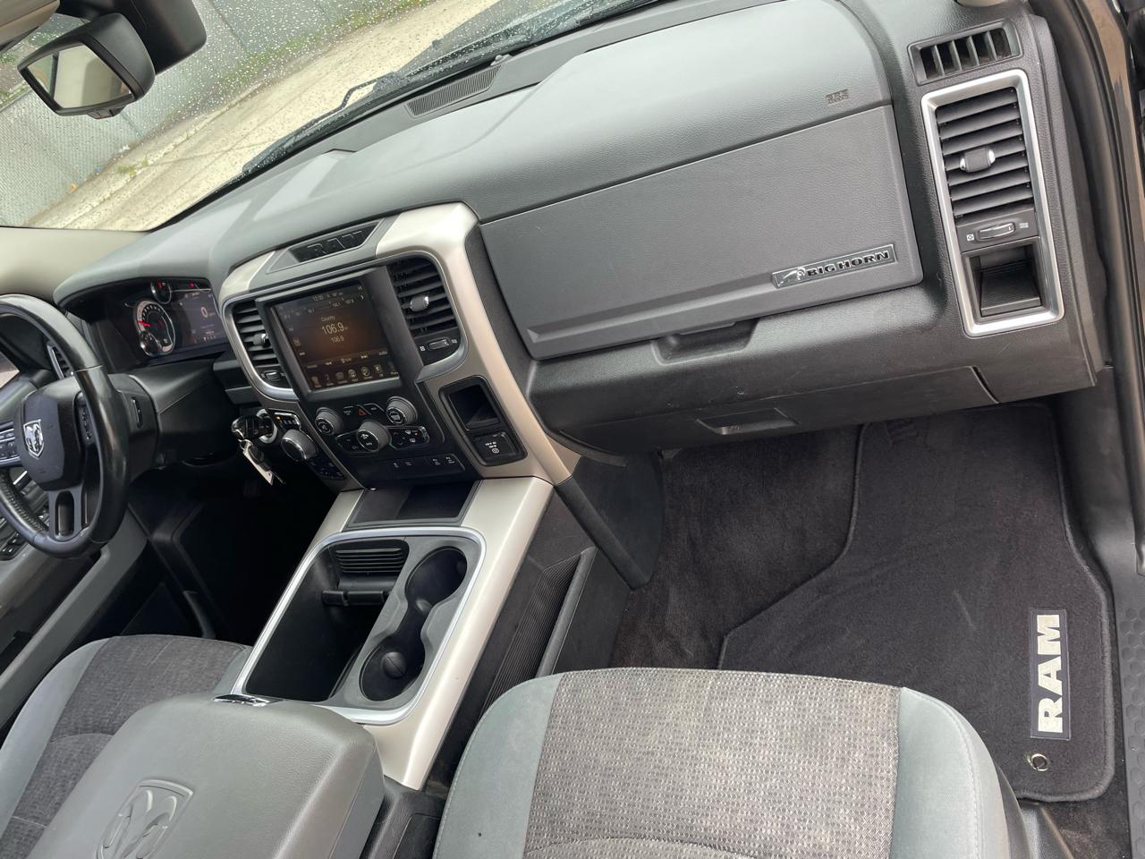 RAM 1500 SLT Crew Cab SWB 4WD 2017