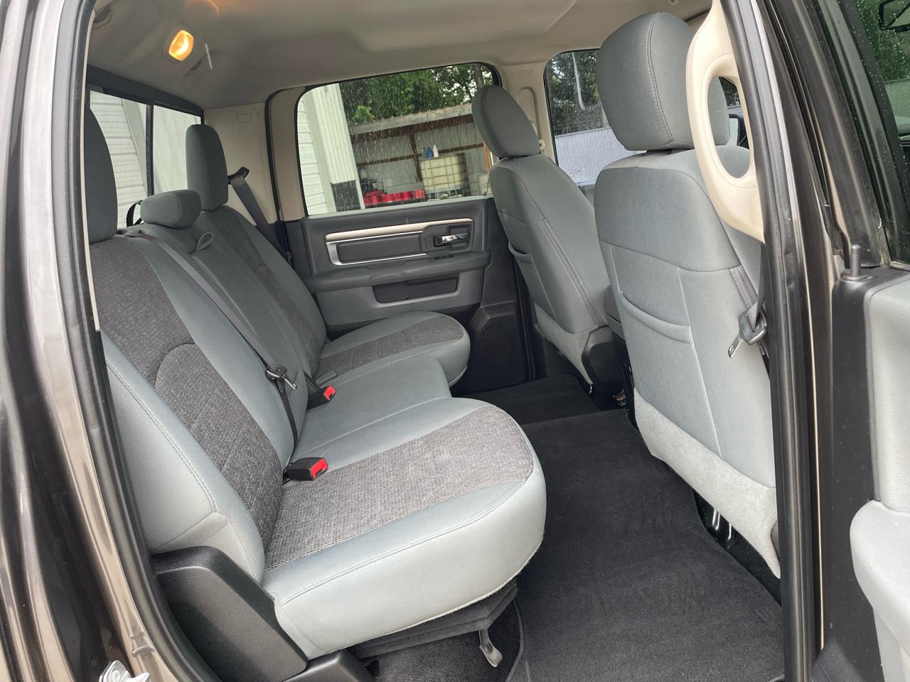 RAM 1500 SLT Crew Cab SWB 4WD 2017