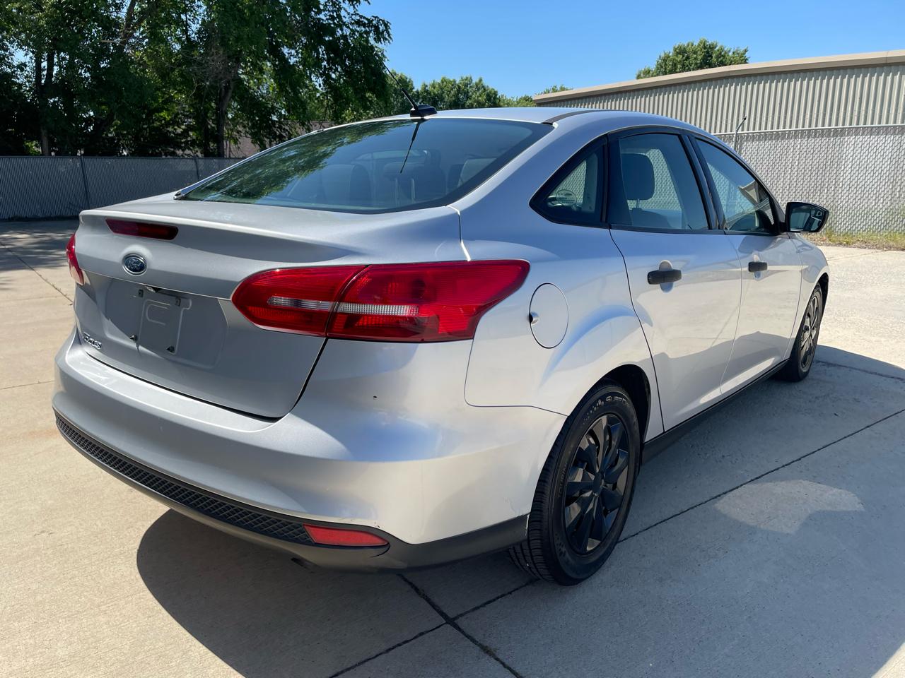 Ford Focus S Sedan 2018
