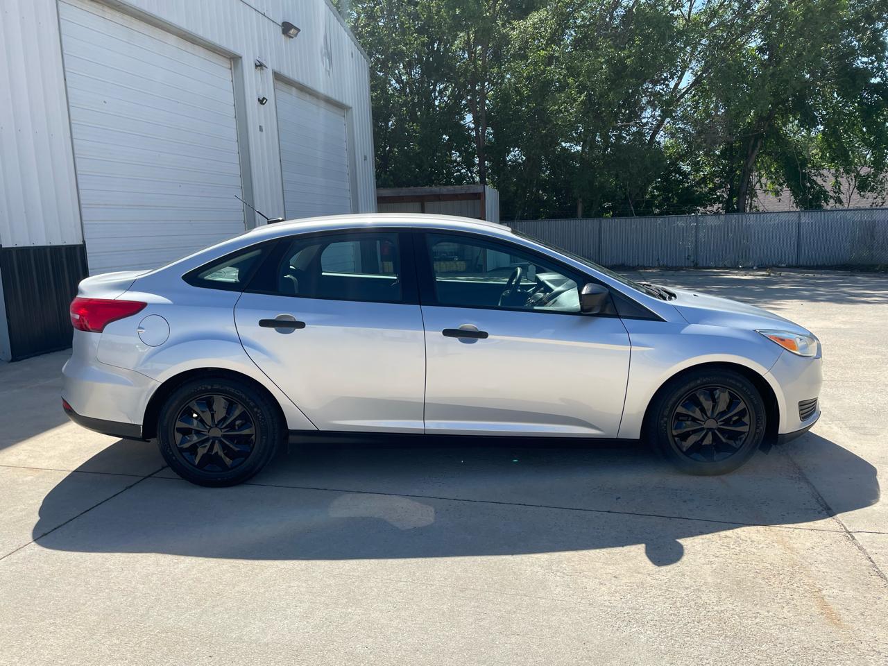 Ford Focus S Sedan 2018