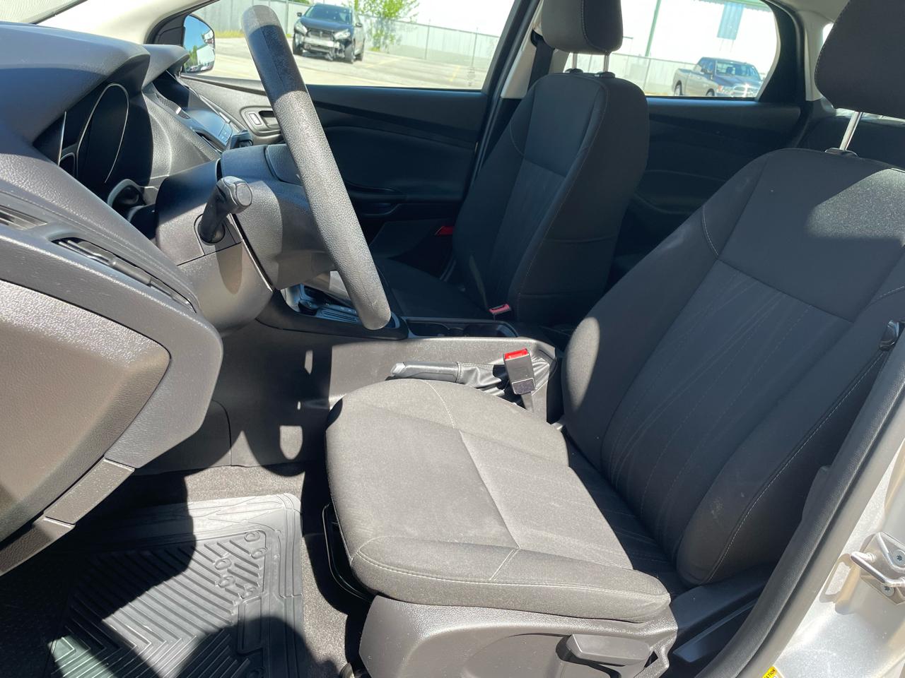Ford Focus S Sedan 2018