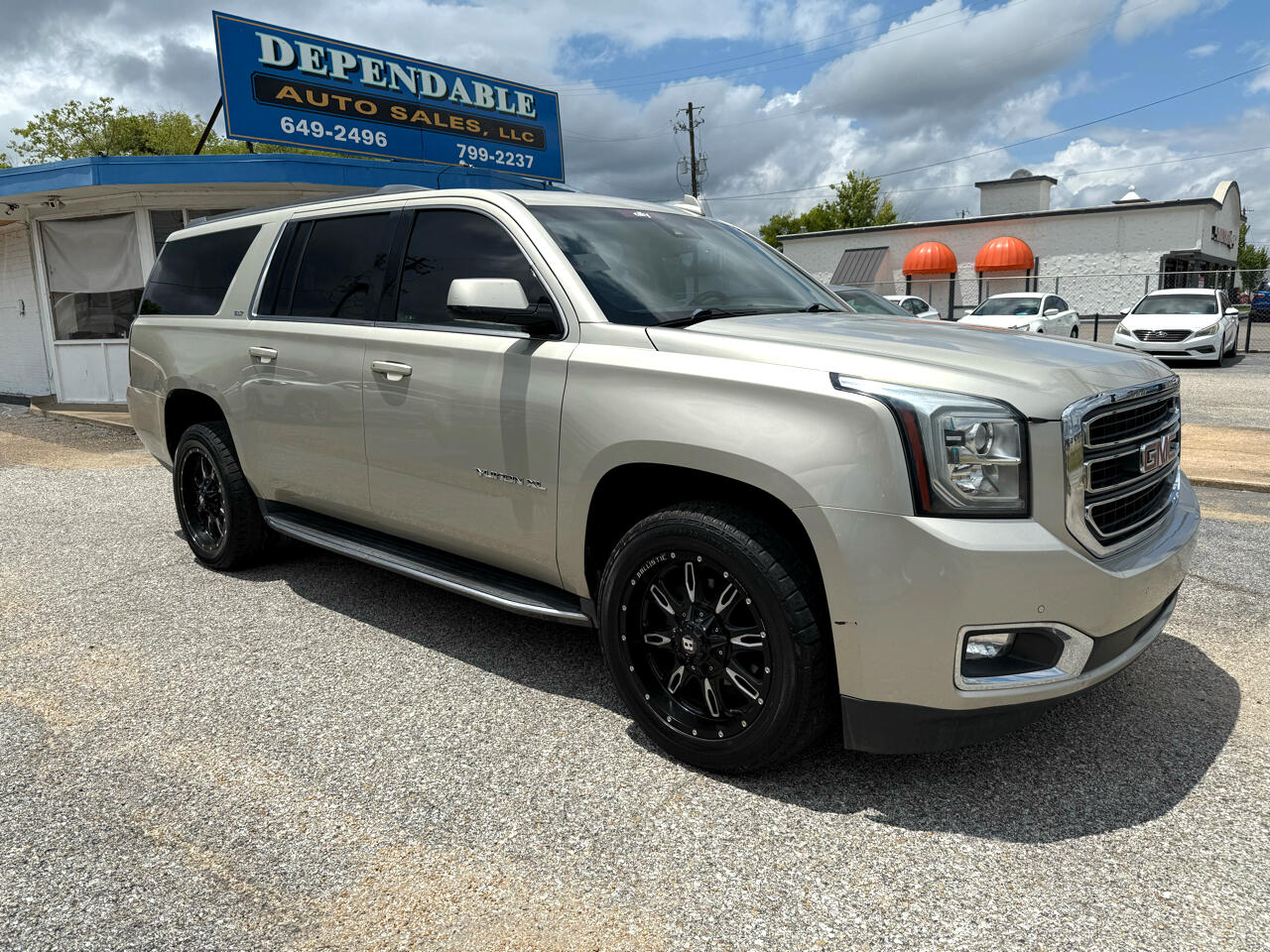 GMC Yukon XL SLT 4WD 2017 GMC Yukon XL SLT 4WD 2017
