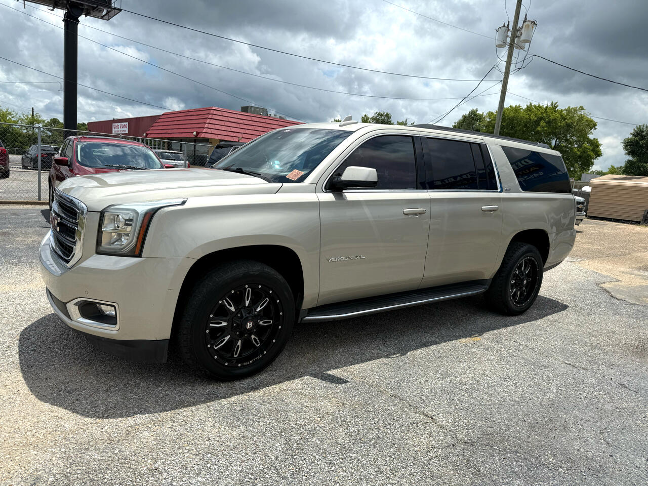 GMC Yukon XL SLT 4WD 2017 GMC Yukon XL SLT 4WD 2017