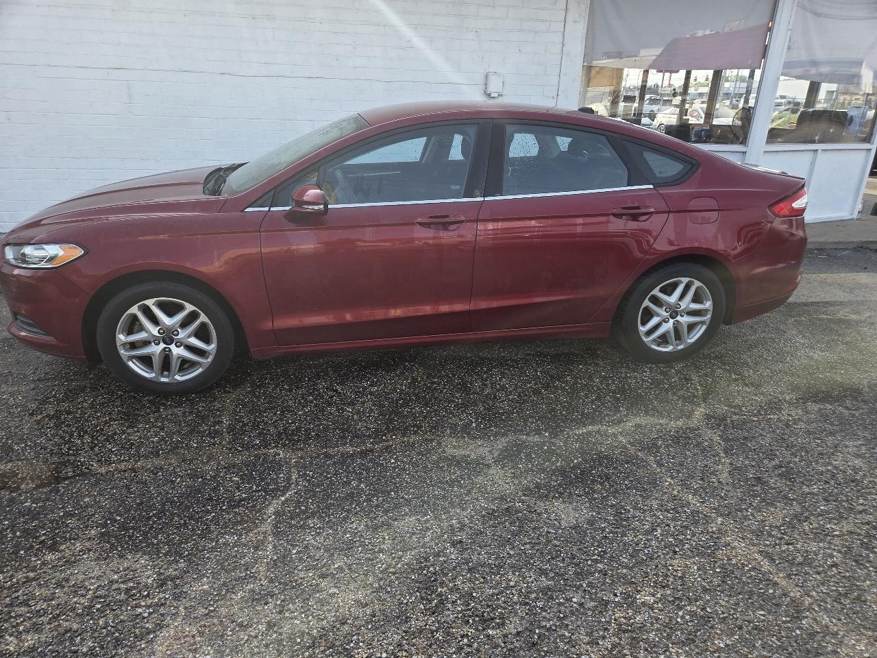 Ford Fusion SE 2013