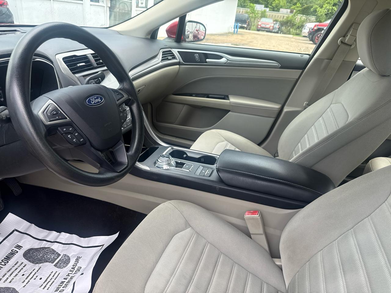 Ford Fusion SE 2020