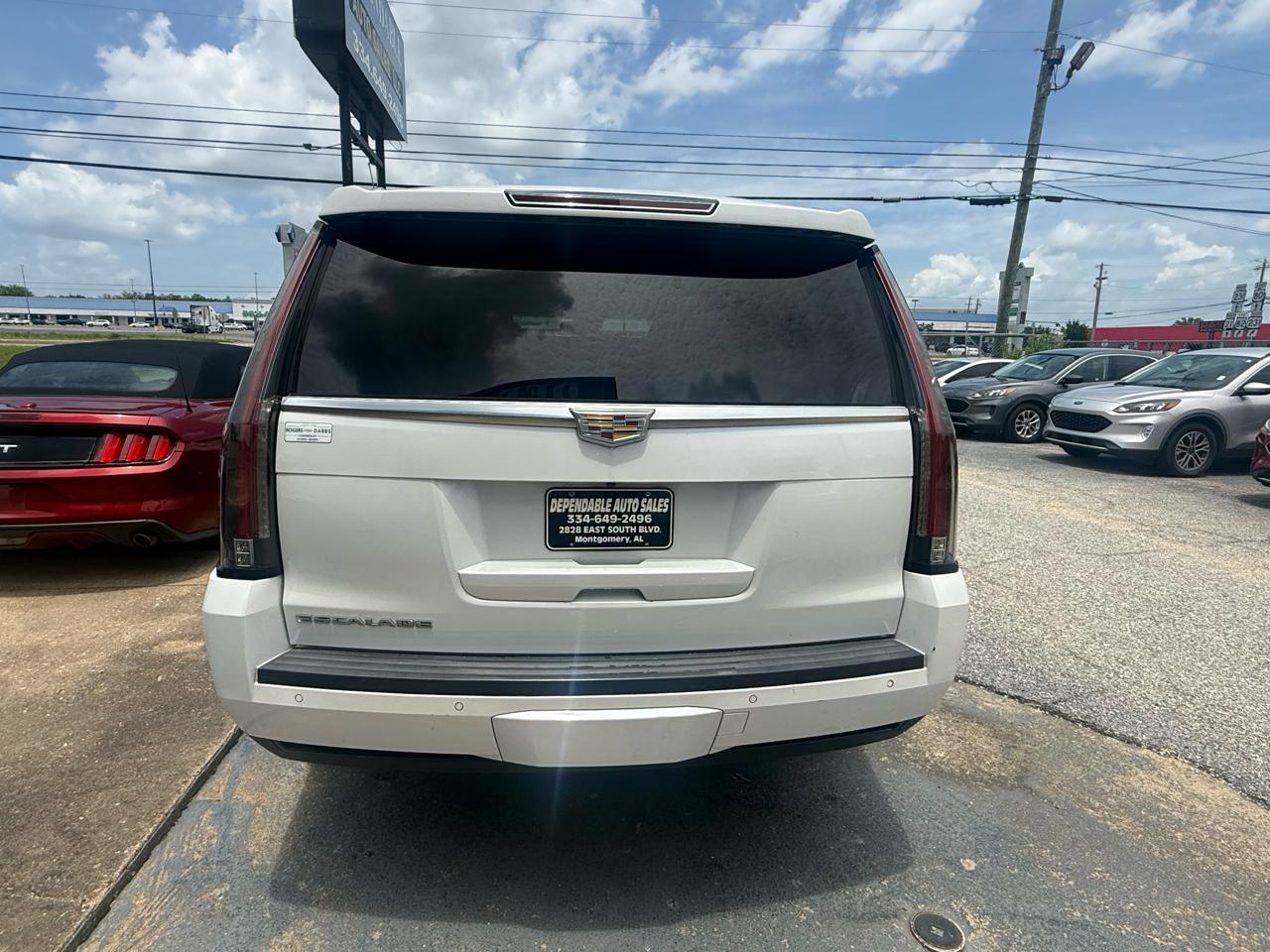 Cadillac Escalade Luxury 4WD 2016