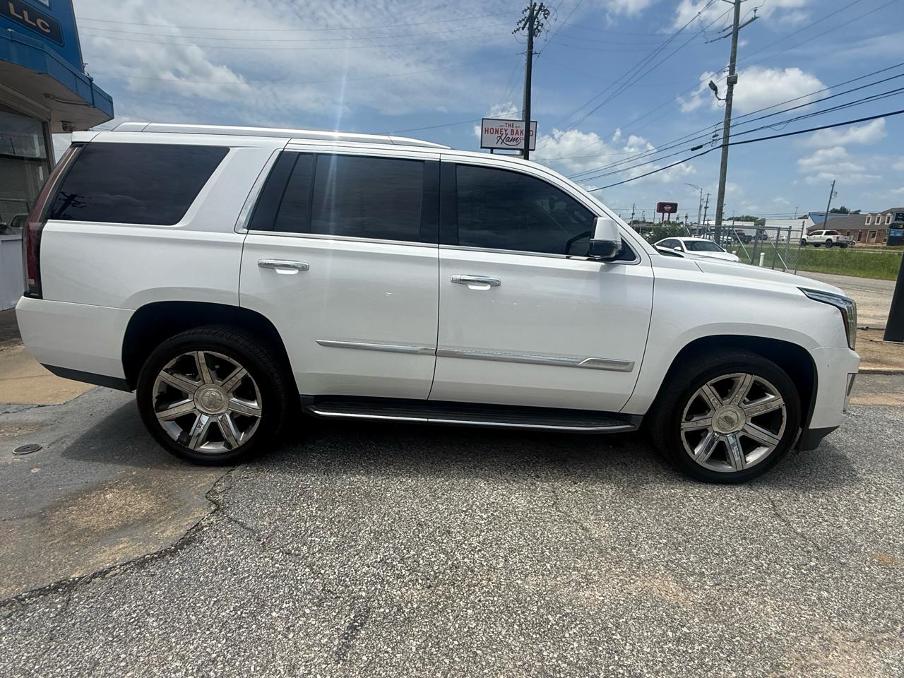 Cadillac Escalade Luxury 4WD 2016