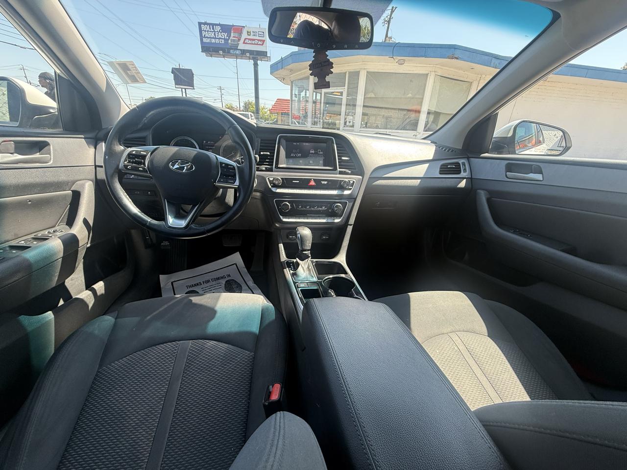 Hyundai Sonata photo 7