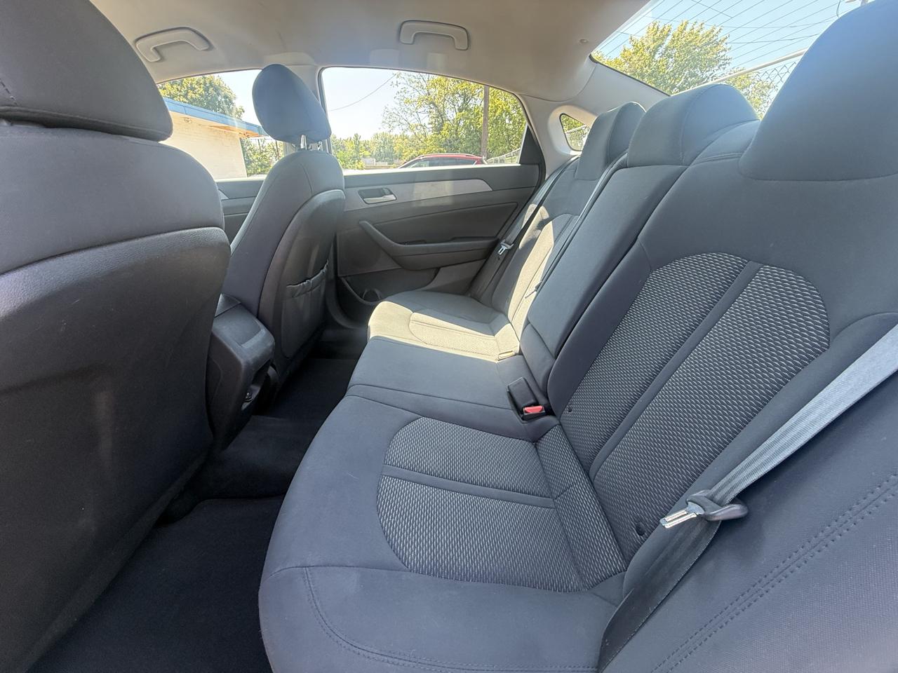 Hyundai Sonata photo 8