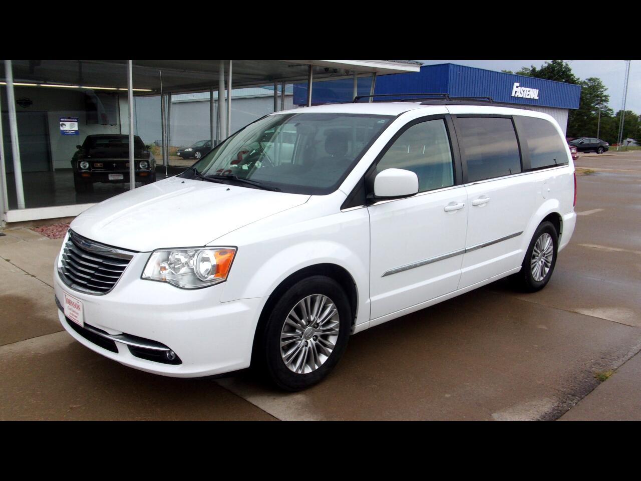 Chrysler Town & Country Touring-L 2016