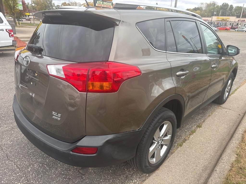 Toyota RAV4  2015