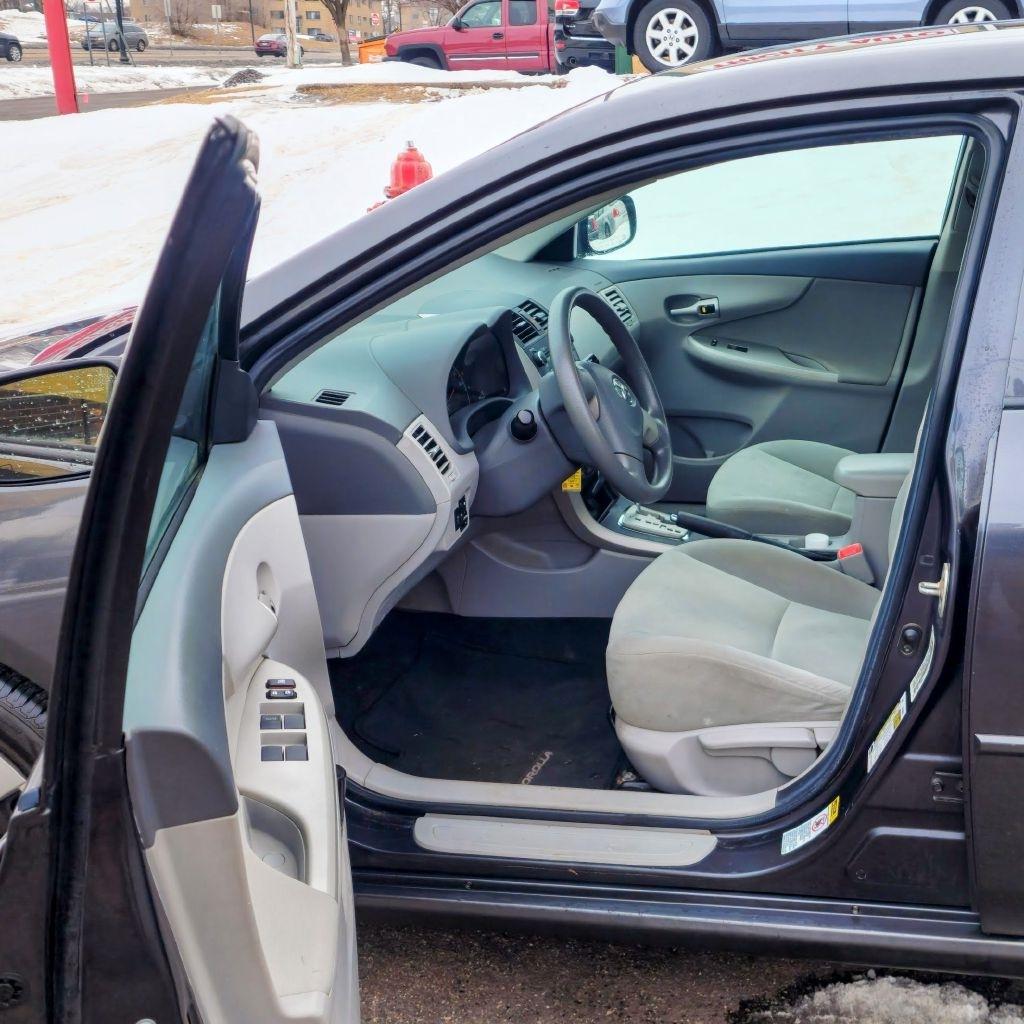 Toyota Corolla  2010