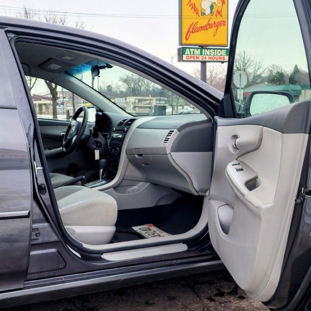 Toyota Corolla  2010