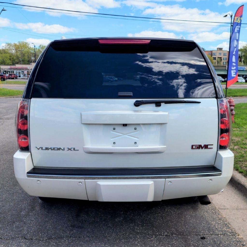 GMC Yukon Denali  2014