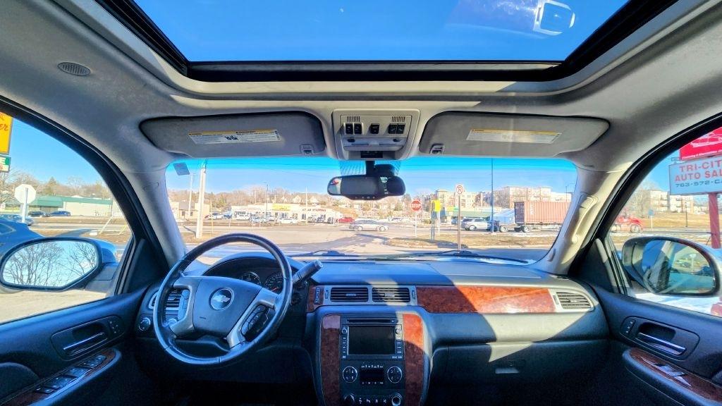 Chevrolet Suburban  2009