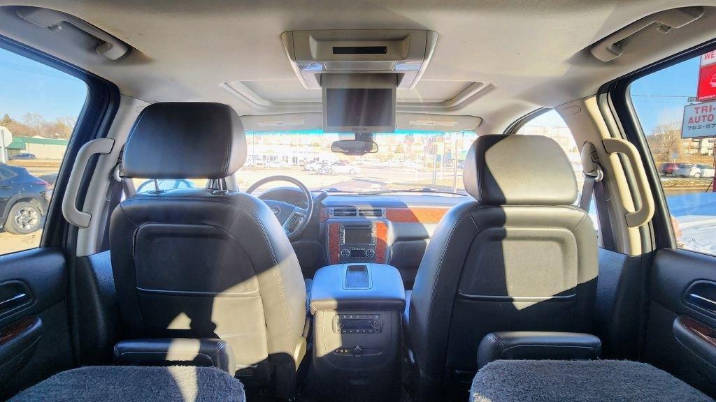 Chevrolet Suburban  2009