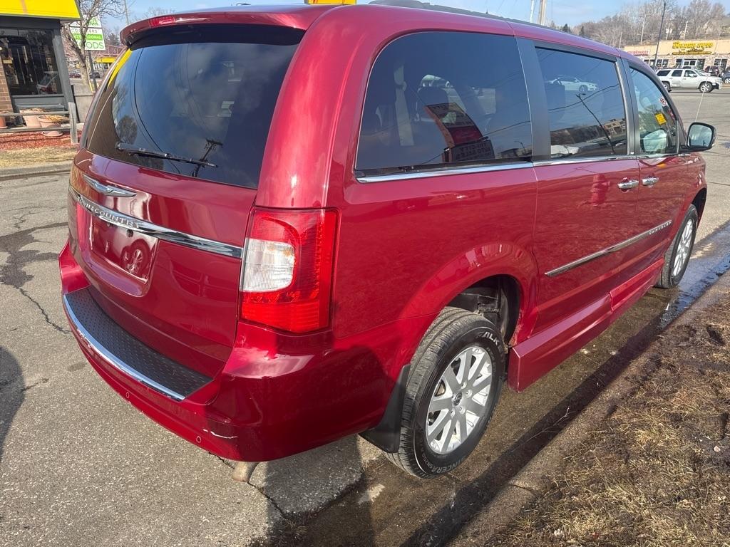 Chrysler Town & Country  2012