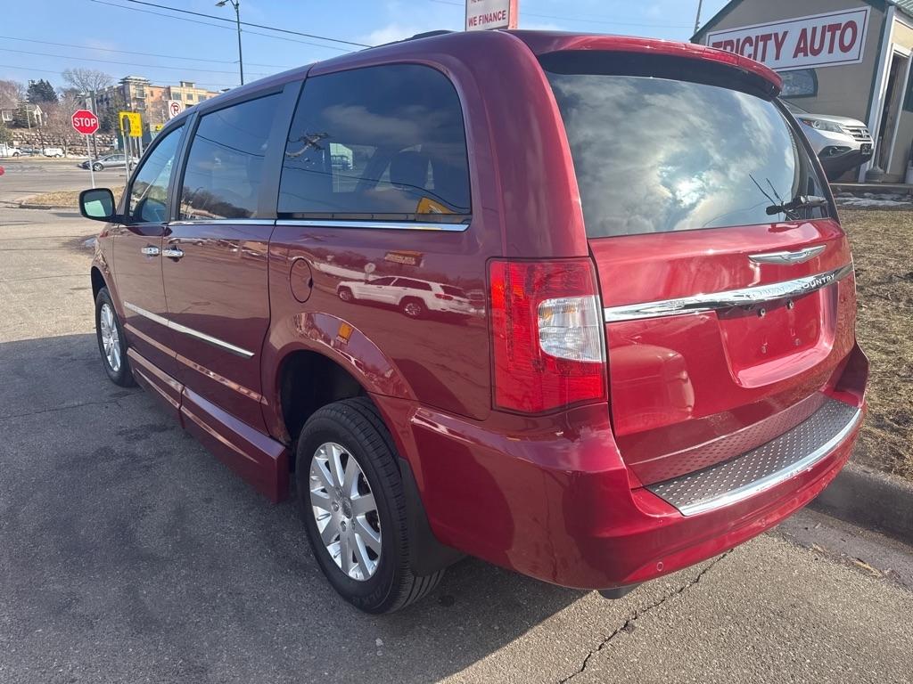 Chrysler Town & Country  2012