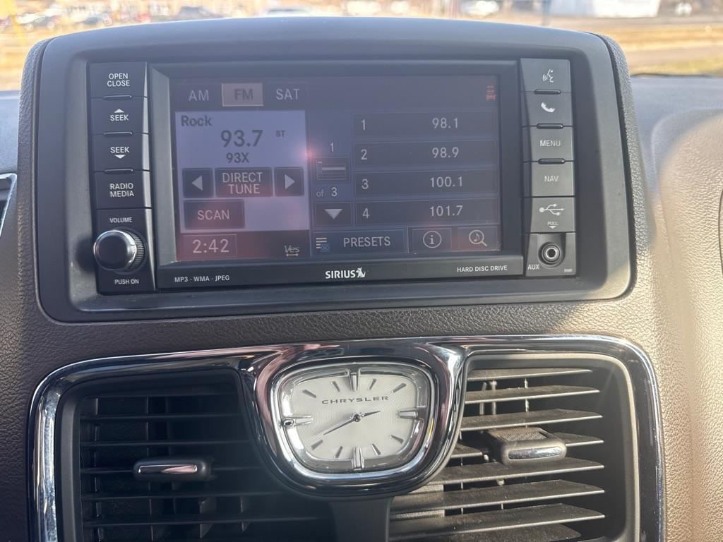 Chrysler Town & Country  2012