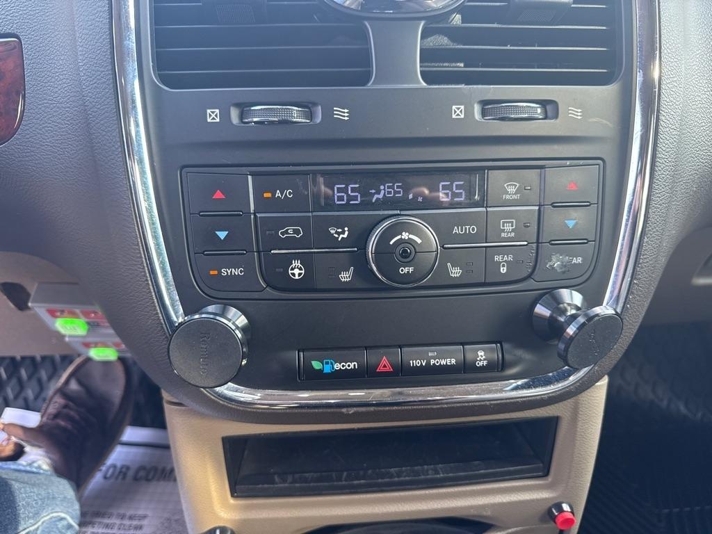 Chrysler Town & Country  2012