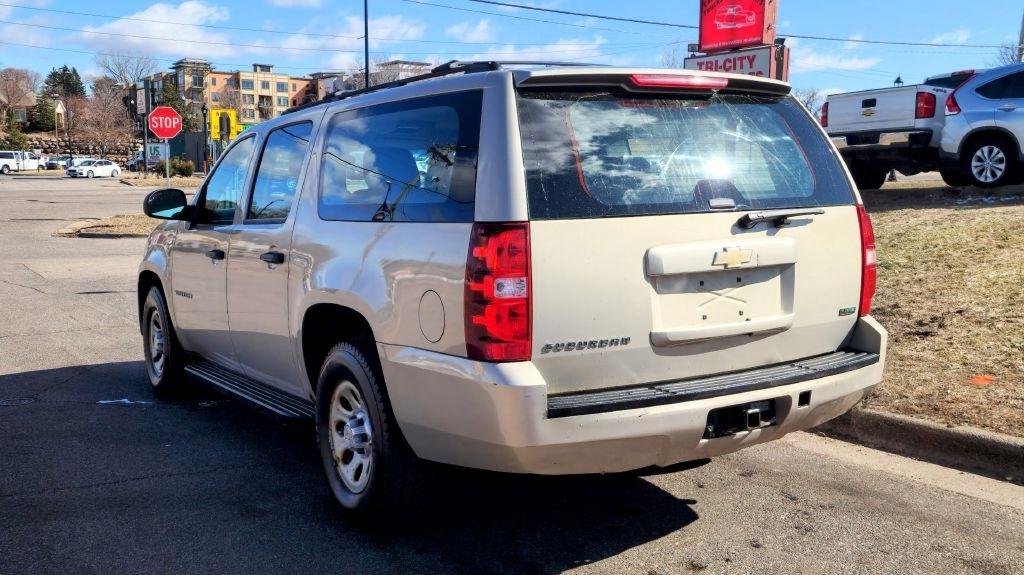 Chevrolet Suburban  2011