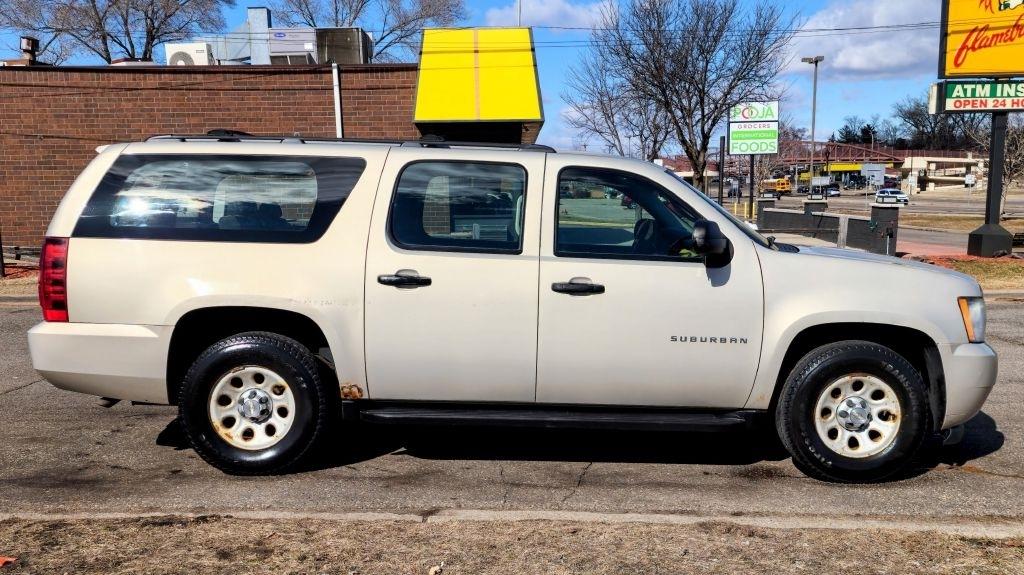 Chevrolet Suburban  2011