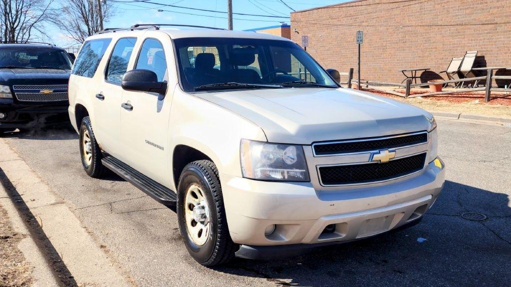 Chevrolet Suburban  2011