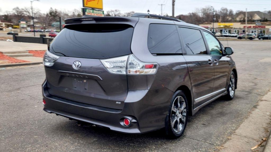Toyota Sienna  2011