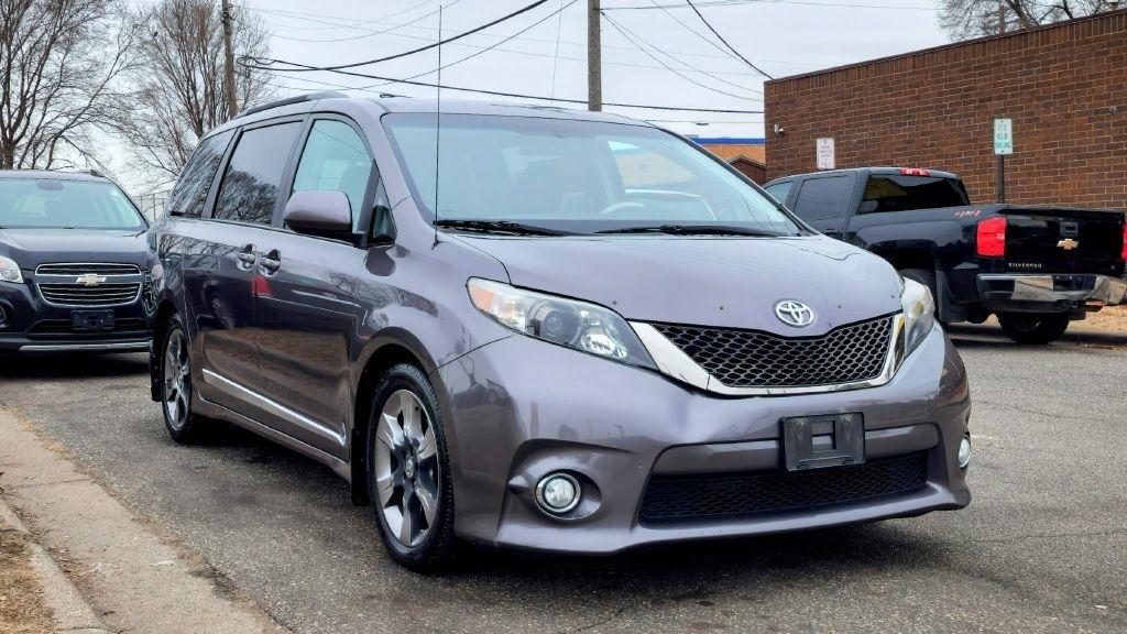 Toyota Sienna  2011