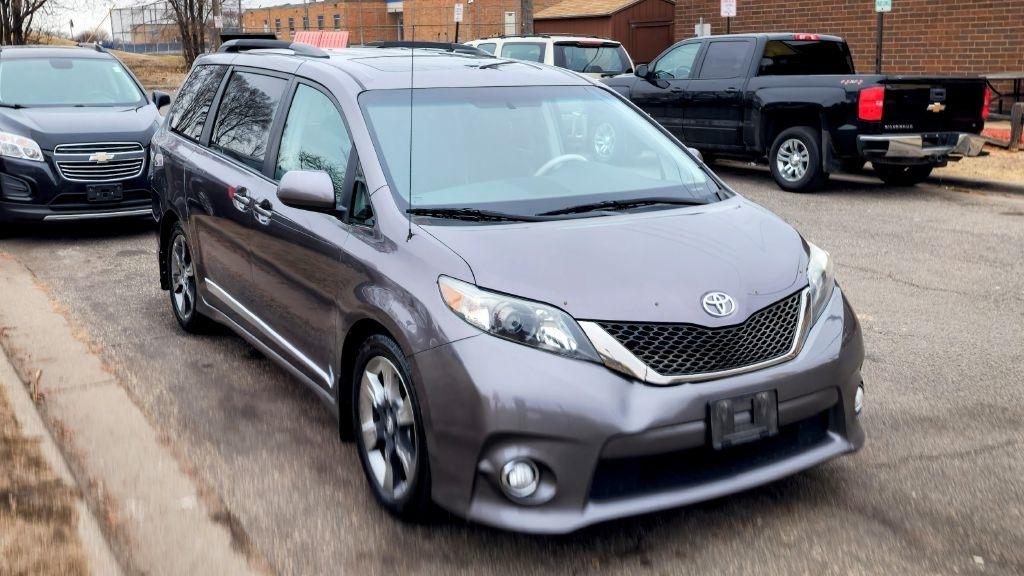 Toyota Sienna  2011