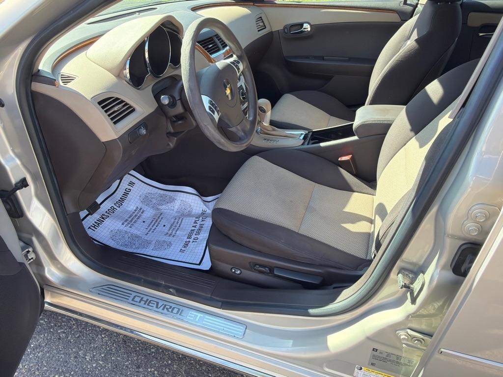 Chevrolet Malibu  2011