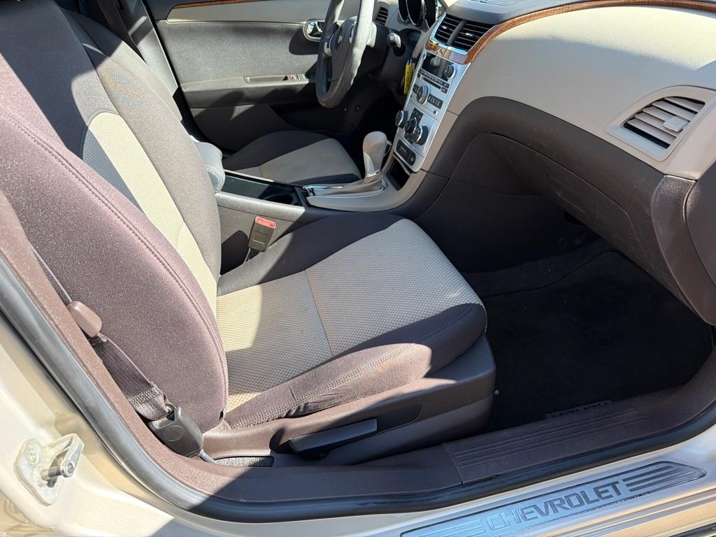 Chevrolet Malibu  2011