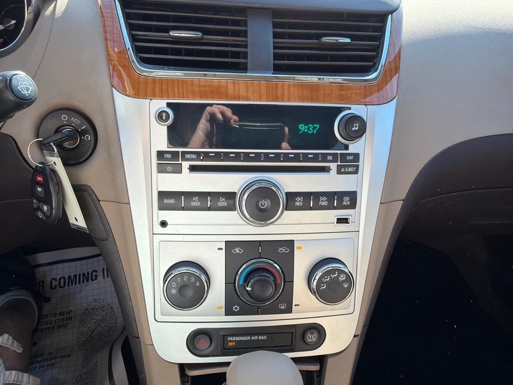 Chevrolet Malibu  2011