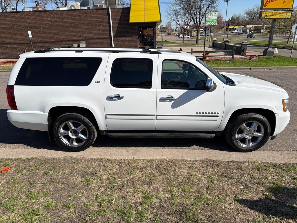 Chevrolet Suburban  2013