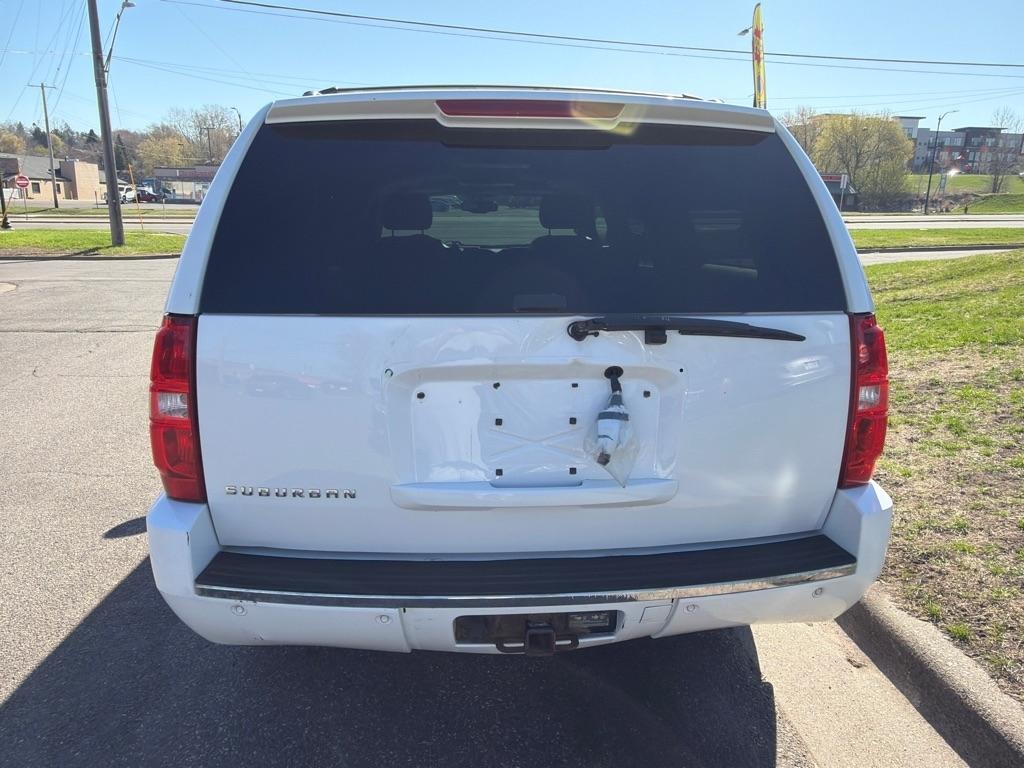 Chevrolet Suburban  2013