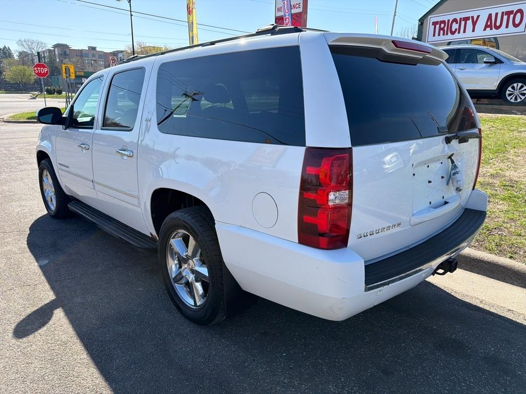 Chevrolet Suburban  2013
