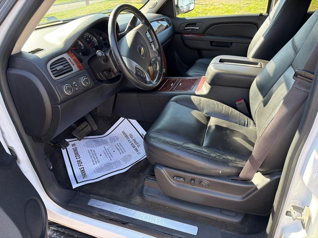 Chevrolet Suburban  2013