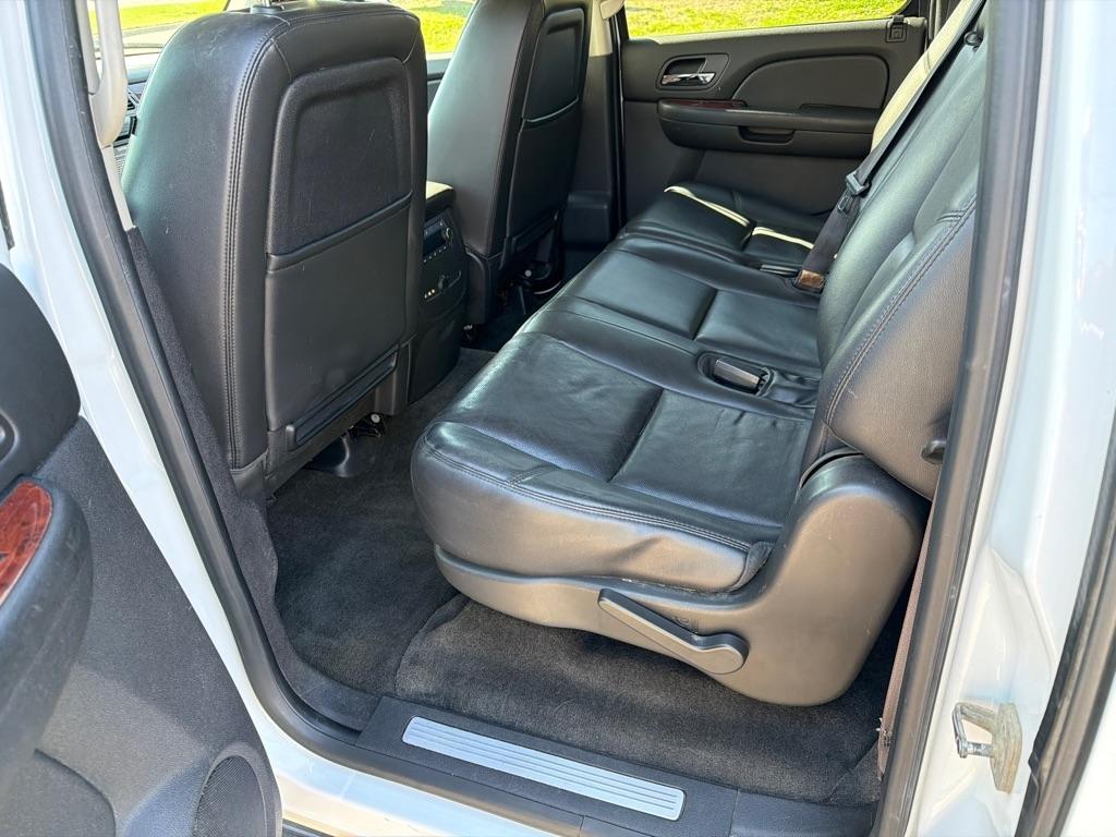 Chevrolet Suburban  2013