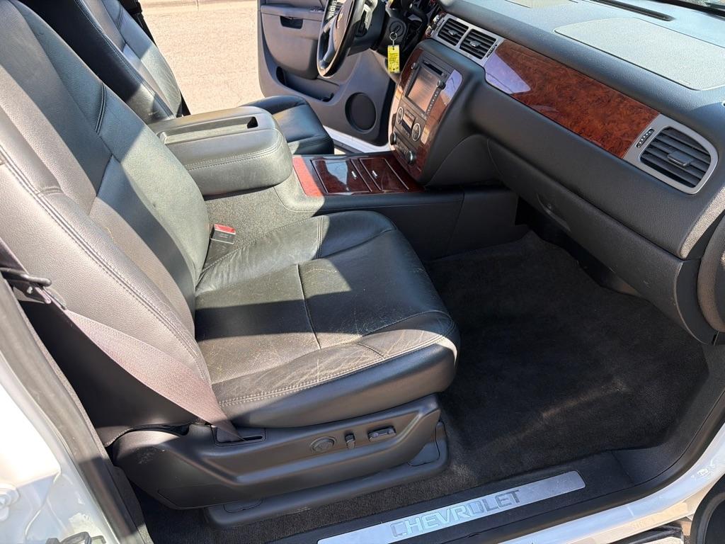 Chevrolet Suburban  2013