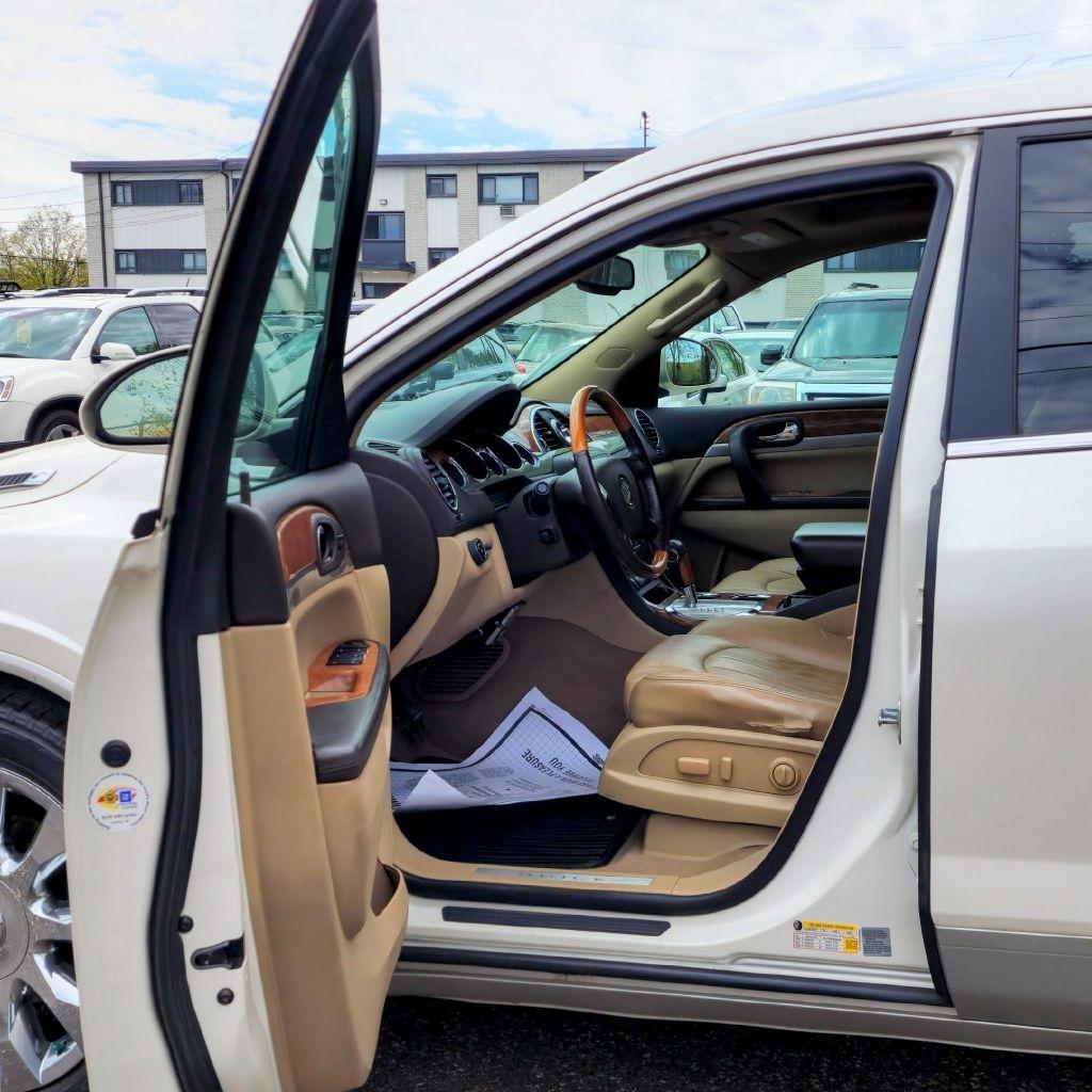 Buick Enclave  2011