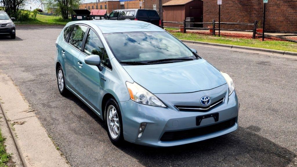 Toyota Prius V  2014