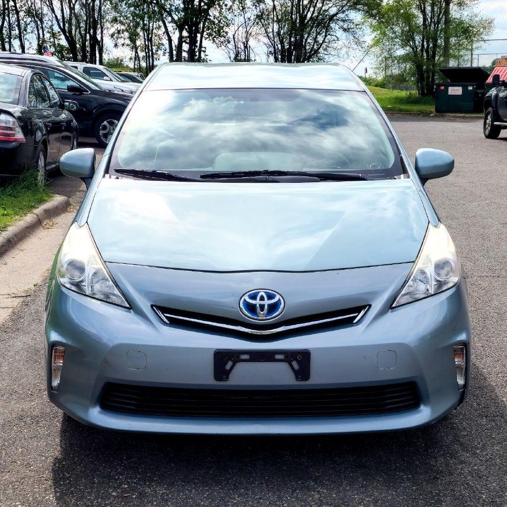 Toyota Prius V  2014