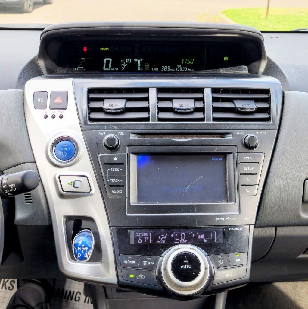 Toyota Prius V  2014