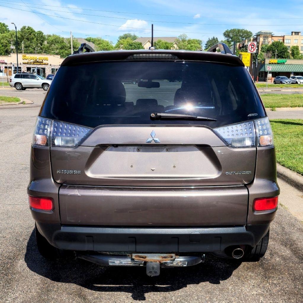 Mitsubishi Outlander  2013