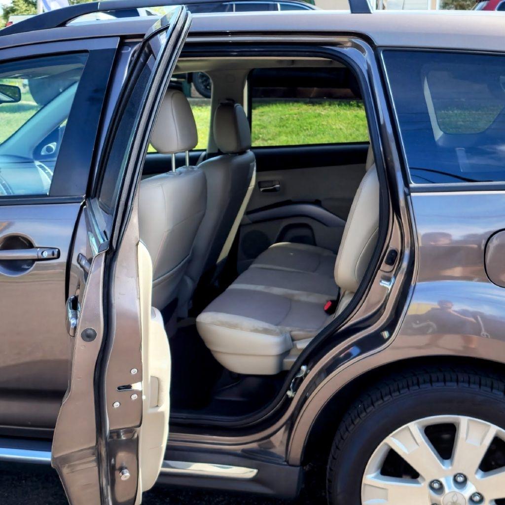 Mitsubishi Outlander  2013