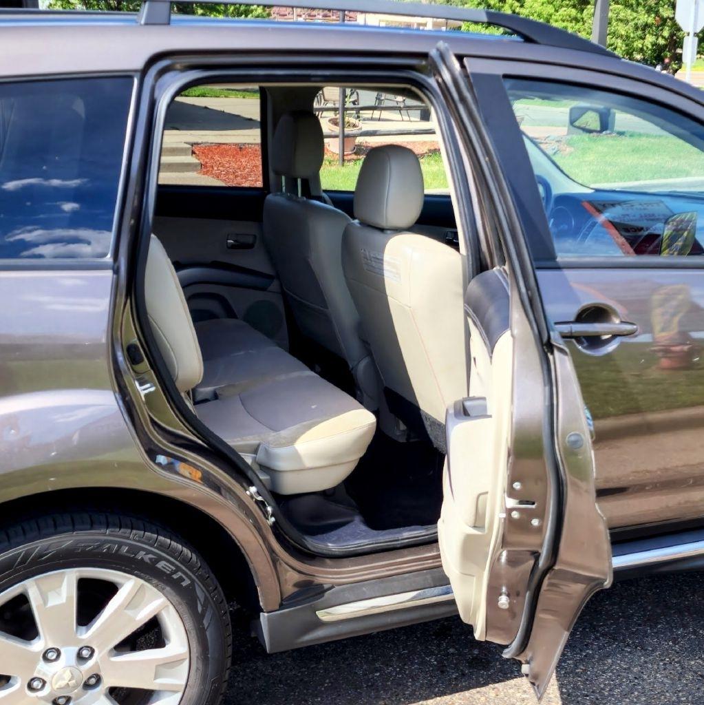 Mitsubishi Outlander  2013