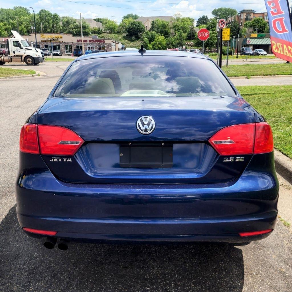 Volkswagen Jetta  2011
