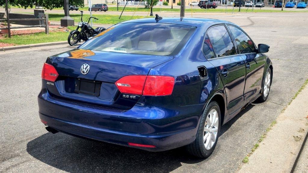 Volkswagen Jetta  2011